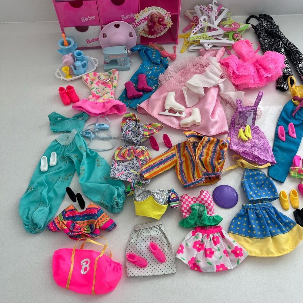 Huge Lot Vintage Barbie Closet Organizer Travel Case, Clothing Shoes Accessories - Picture 4 of 11